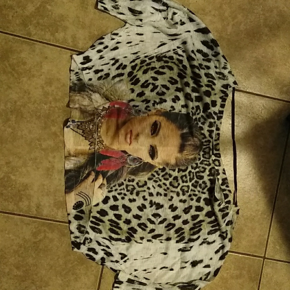 Girl print crop top size Large